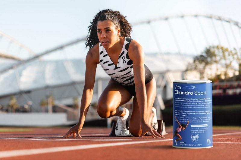 Mujinga Kambundji mit Vita Chondro Sport – dem neuen Getränkepulver für sportlich aktive Menschen.